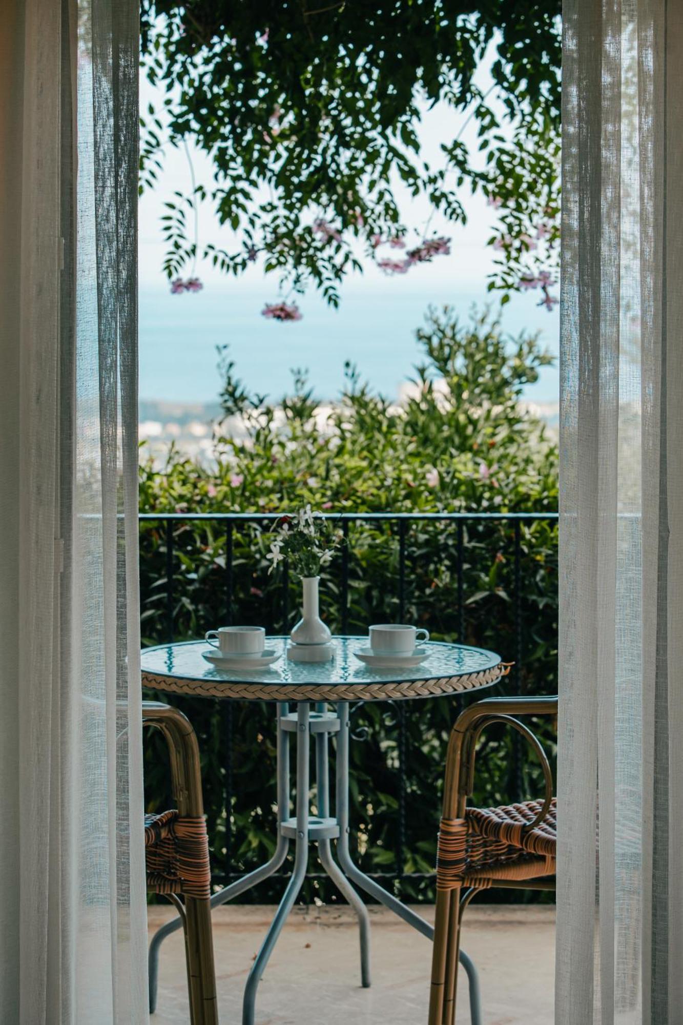 Bellapais Gardens Hostel Εξωτερικό φωτογραφία